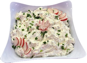  Creme  mit Radieschen und Schnittlauch