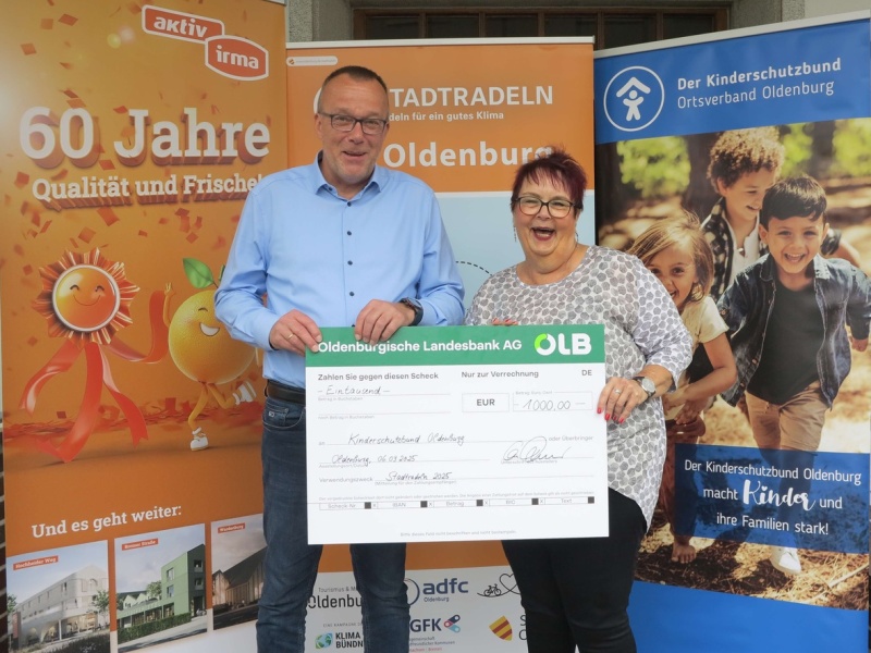 Spendenübergabe für den Kinderschutzbund Oldenburg